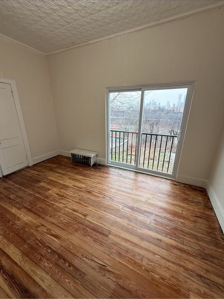 572 Gregory Ave #1 - Photo 7 of 11