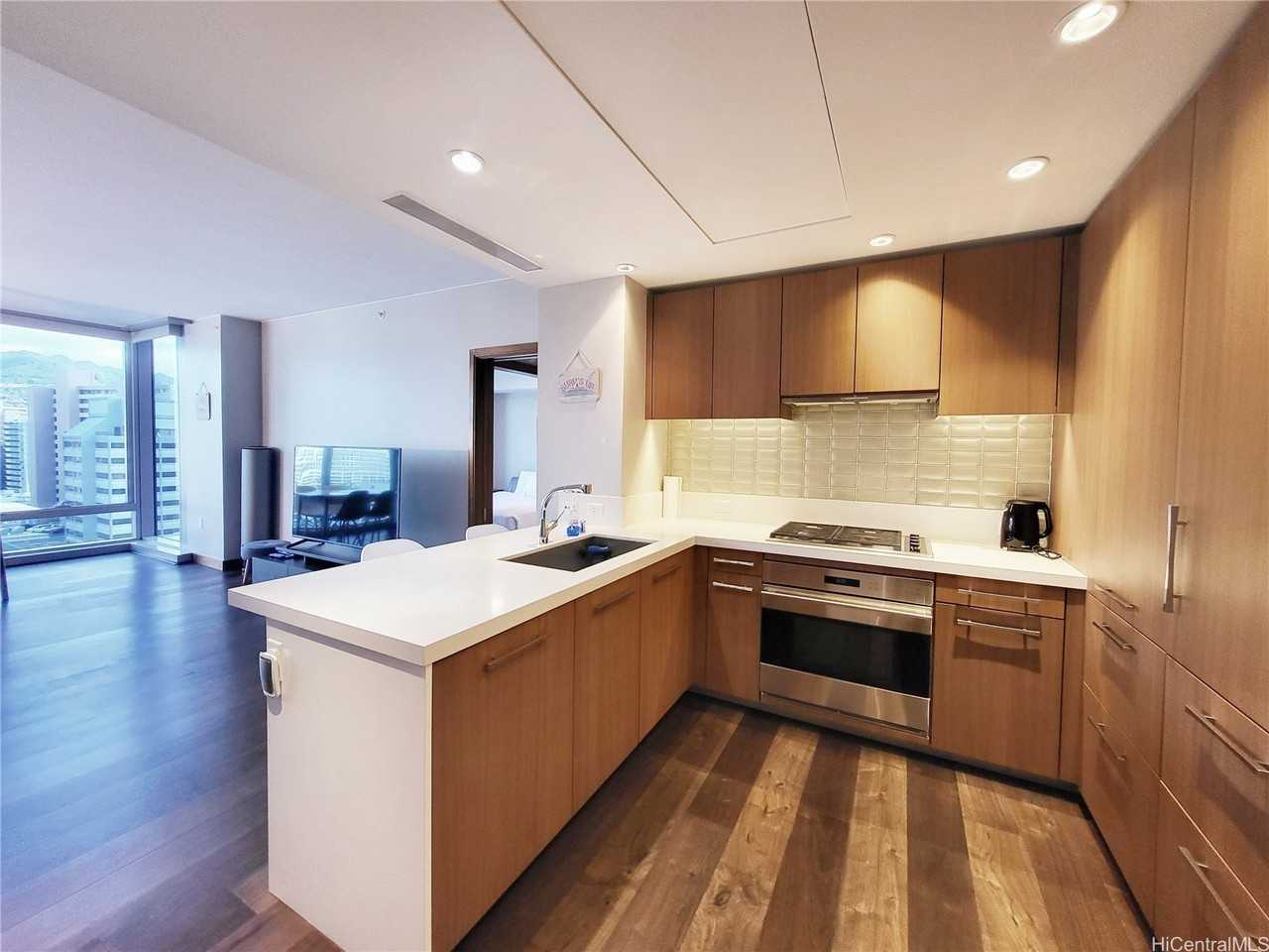 1555 Kapiolani Blvd Apt 1012 #1012 - Photo 2 of 22