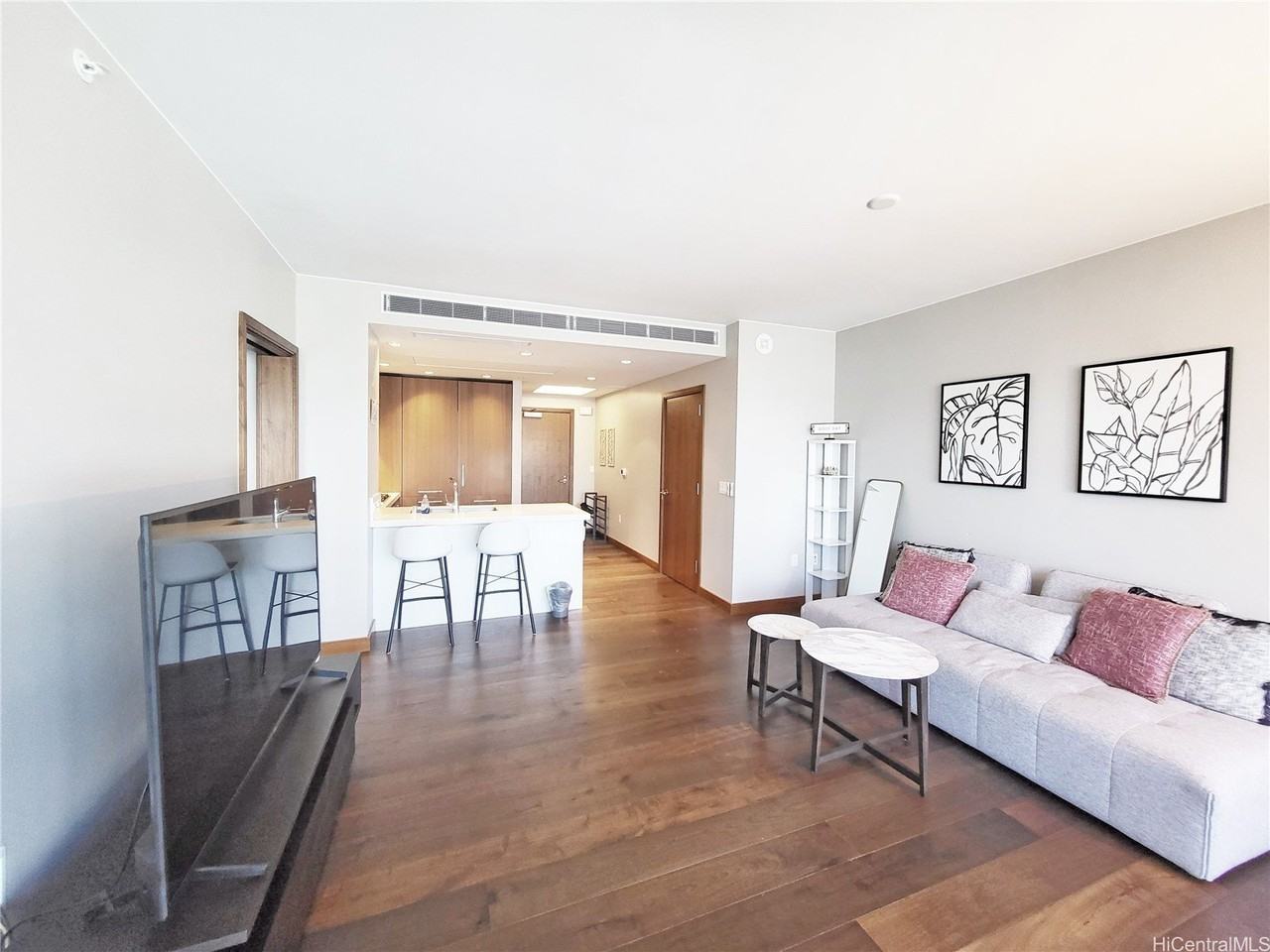 1555 Kapiolani Blvd Apt 1012 #1012 - Photo 4 of 22