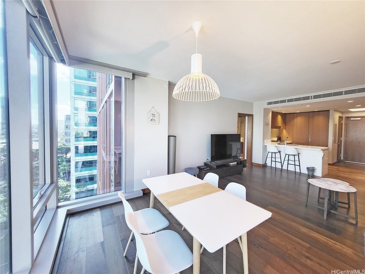 1555 Kapiolani Blvd Apt 1012 #1012 - Photo 5 of 22