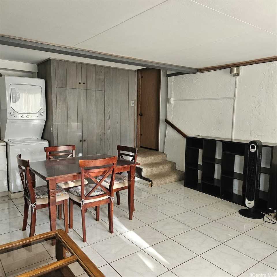 1927 Mott-Smith Dr - Photo 4 of 11