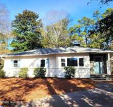 220 Country Club Cir - Photo 1 of 1