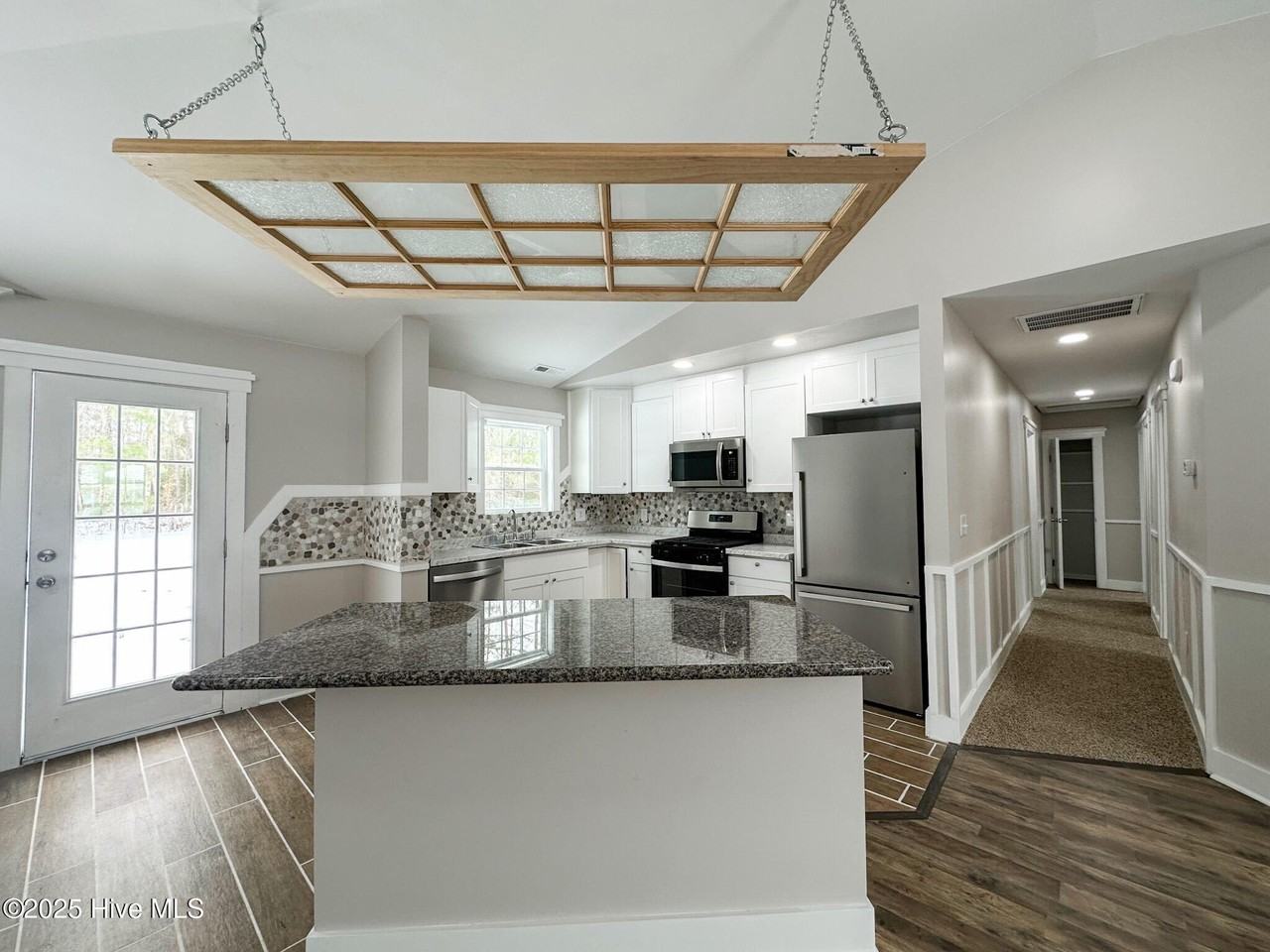 133 Corinth Dr - Photo 5 of 19