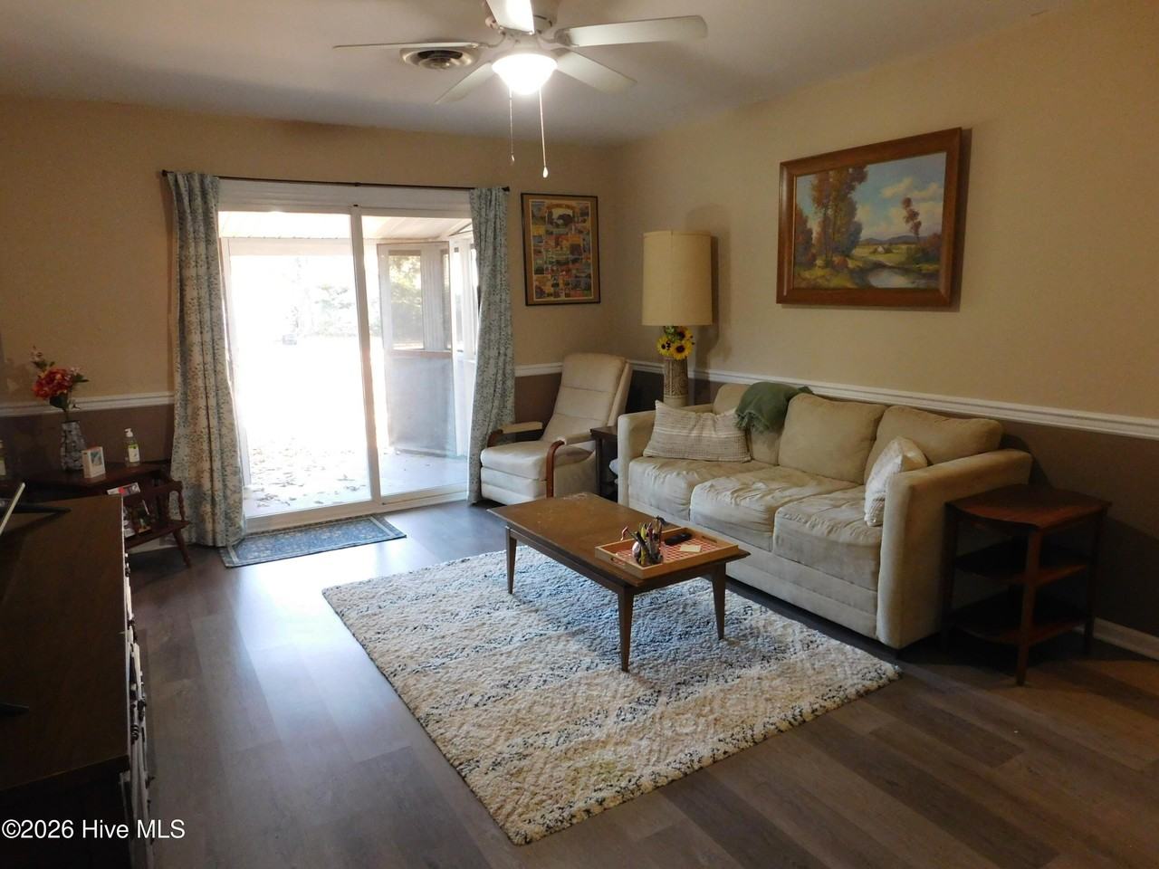 842 Halifax Cir - Photo 6 of 37