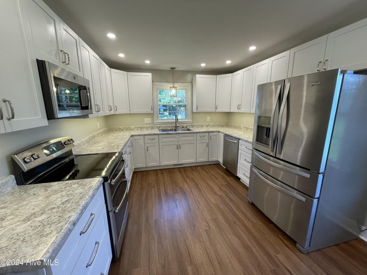 102 Deerfield Rd - Photo 2 of 22