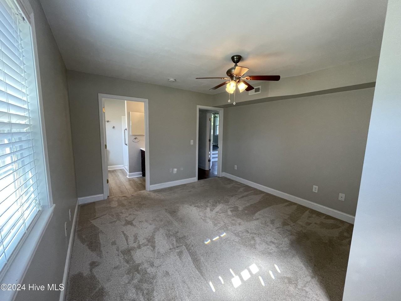 102 Deerfield Rd - Photo 7 of 22