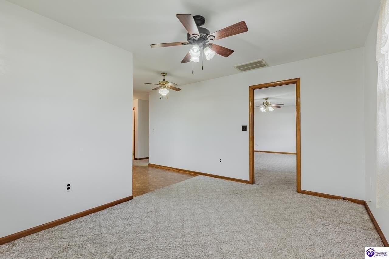 509 N Mantle Ave - Photo 4 of 22