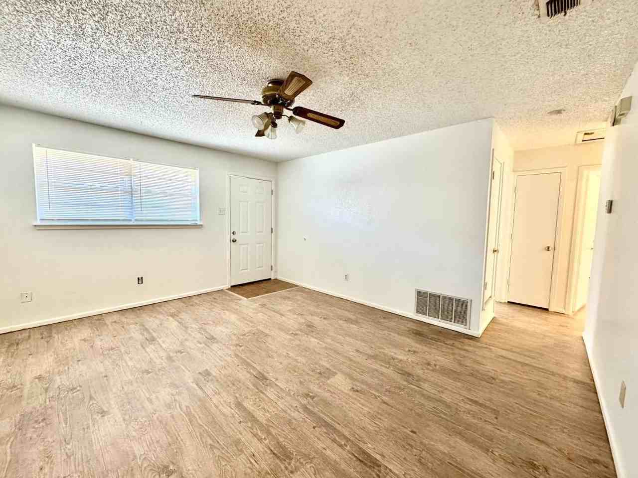 6509 21st St Apt A #A - Photo 3 of 11