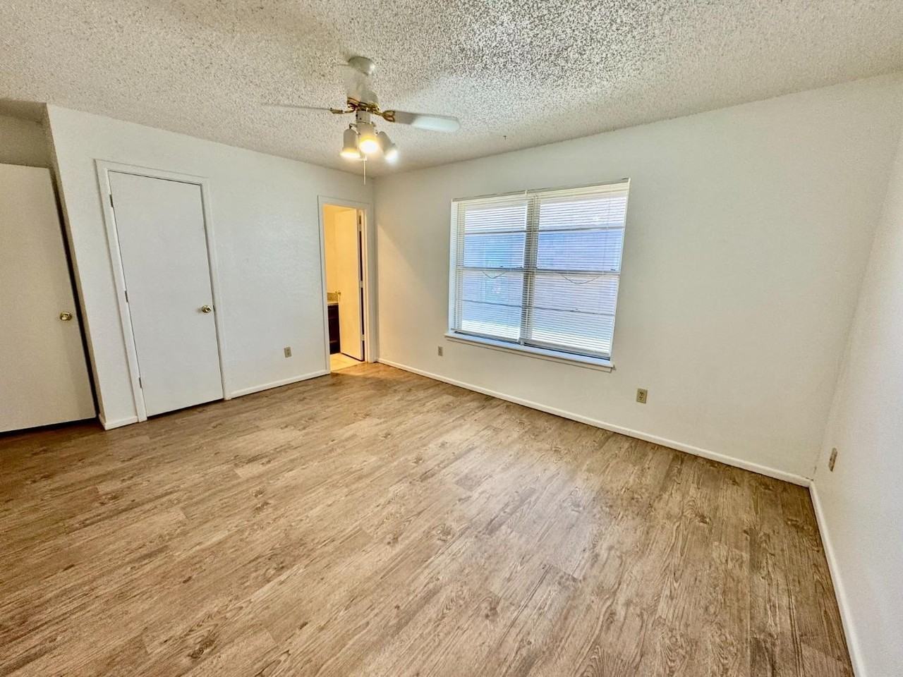 6509 21st St Apt A #A - Photo 7 of 11