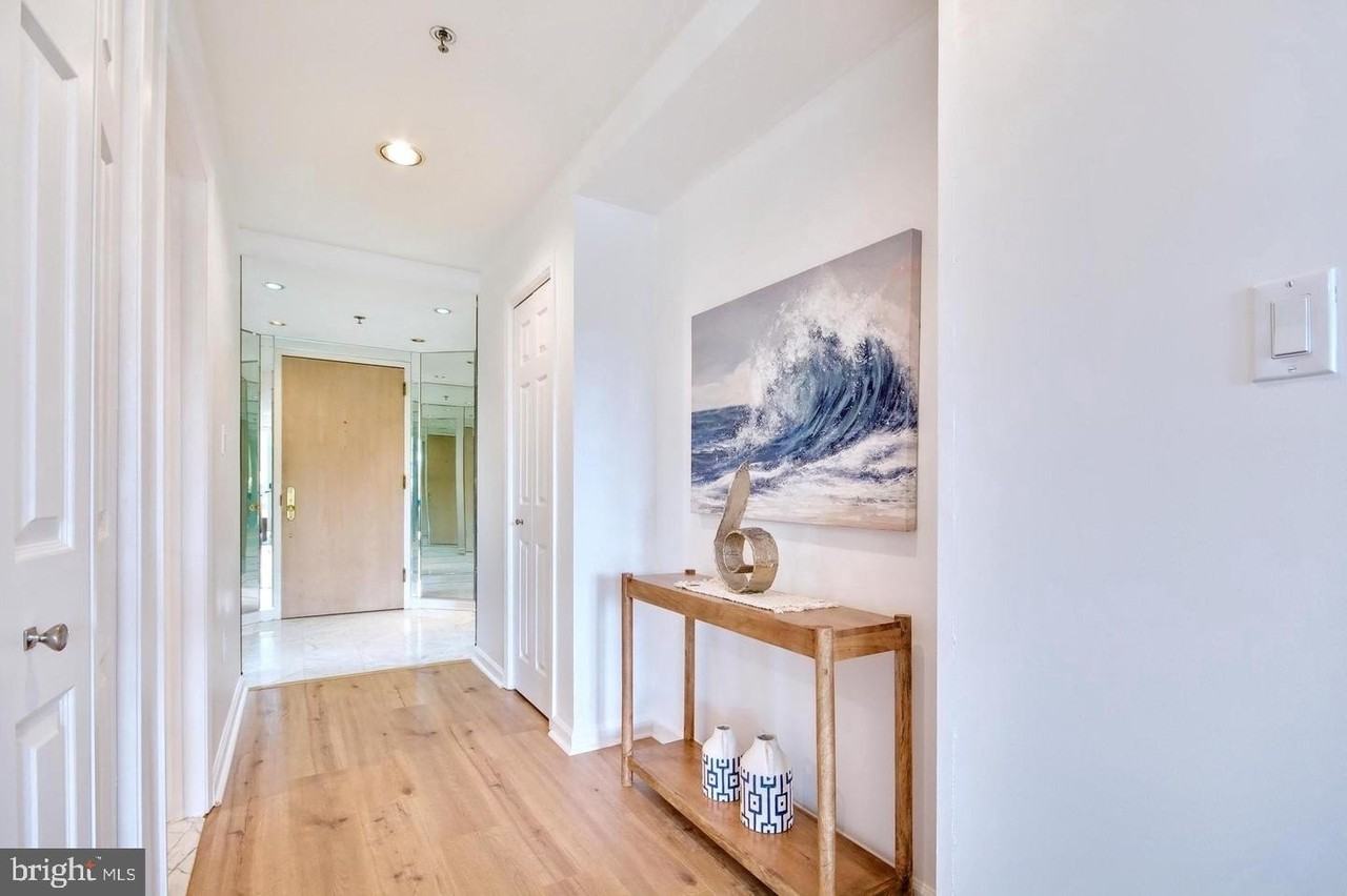 930 Astern Way - Photo 2 of 27