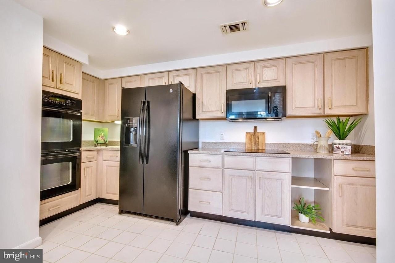 930 Astern Way - Photo 6 of 27