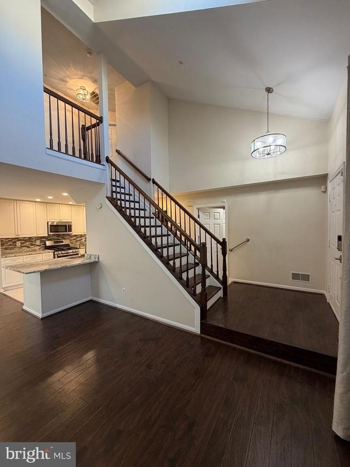 3835 Eaves Ln - Photo 3 of 19