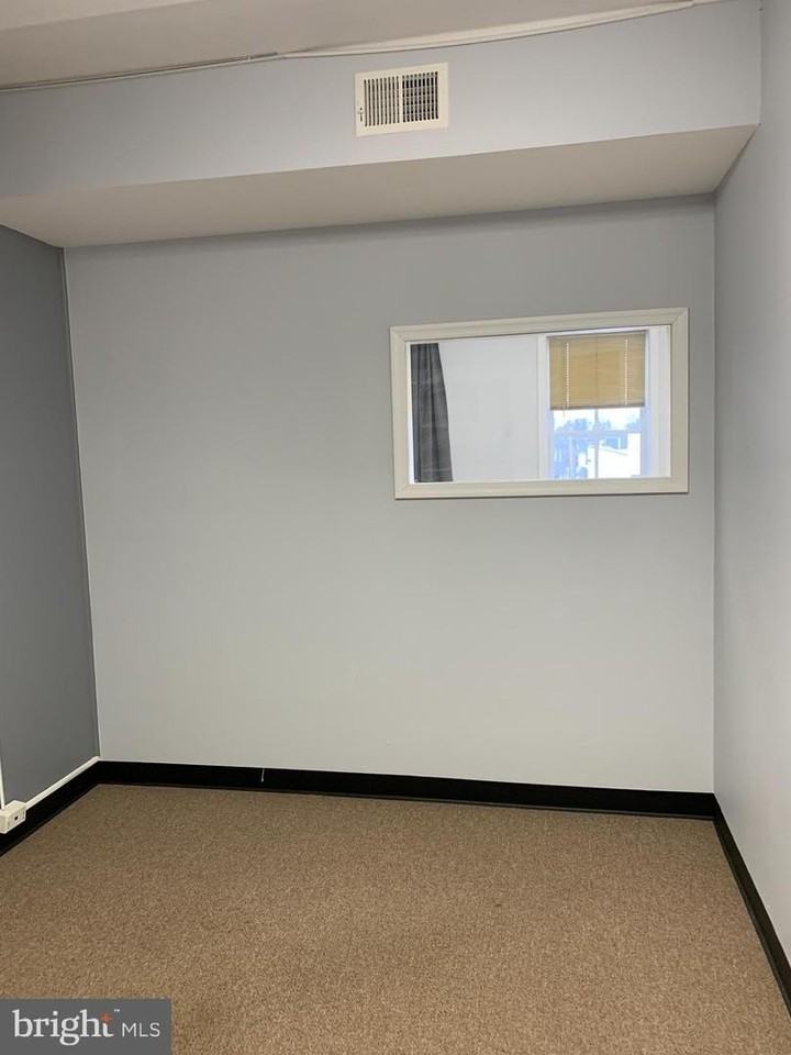 37 Main St - Photo 7 of 20