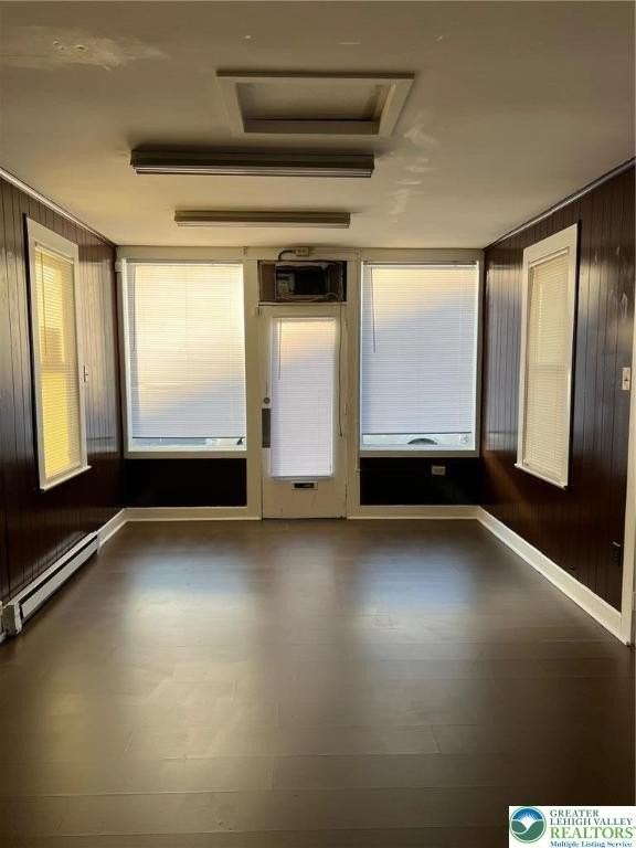 206 S 16th St - Photo 5 of 7