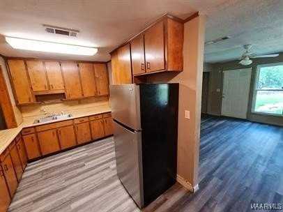 1102 Jameswood Ct - Photo 2 of 28