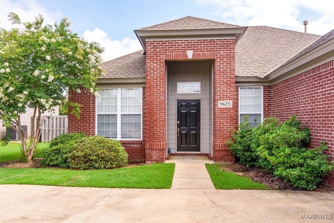 9625 Helmsley Cir - Photo 2 of 41