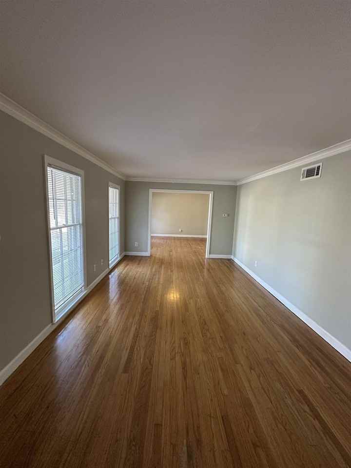 4197 Woodcrest Dr - Photo 5 of 26