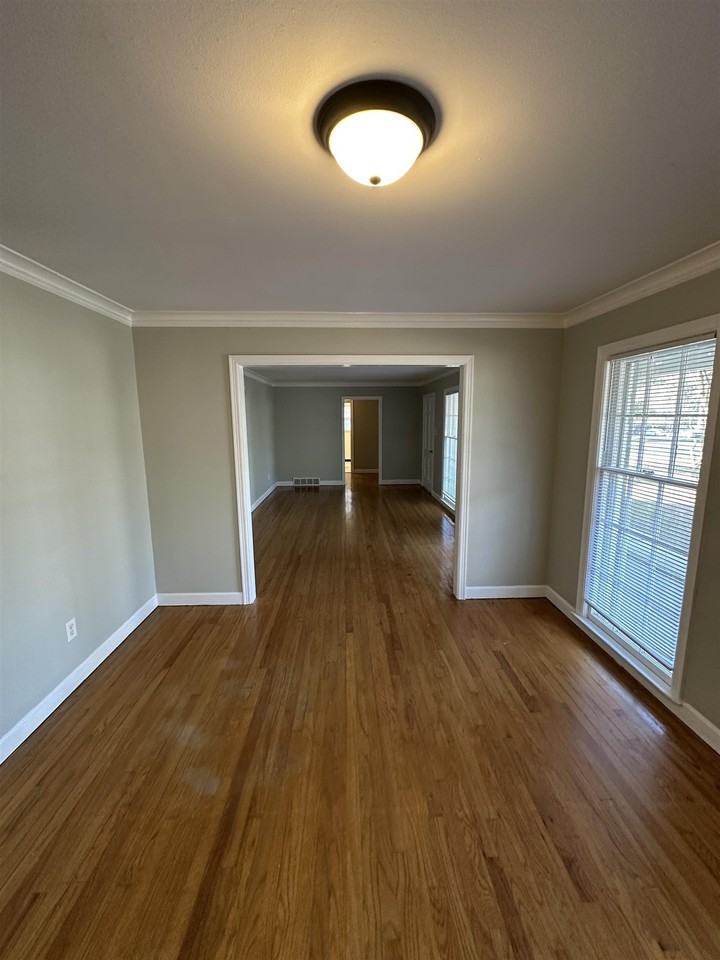 4197 Woodcrest Dr - Photo 7 of 26