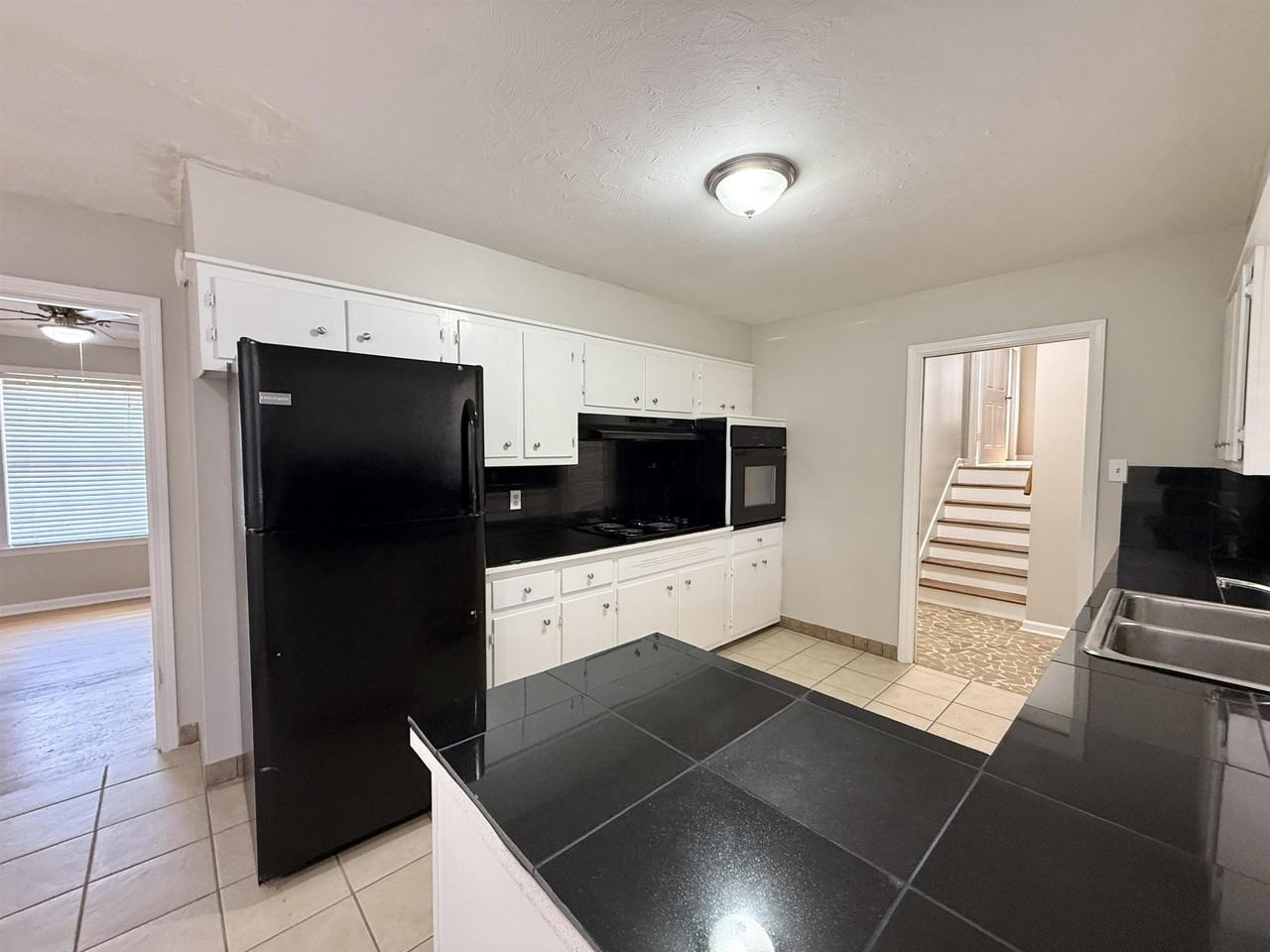 3048 Kenneth St - Photo 3 of 14