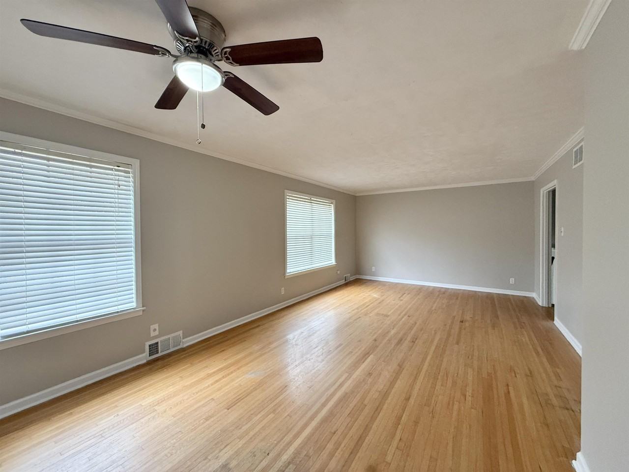 3048 Kenneth St - Photo 6 of 14