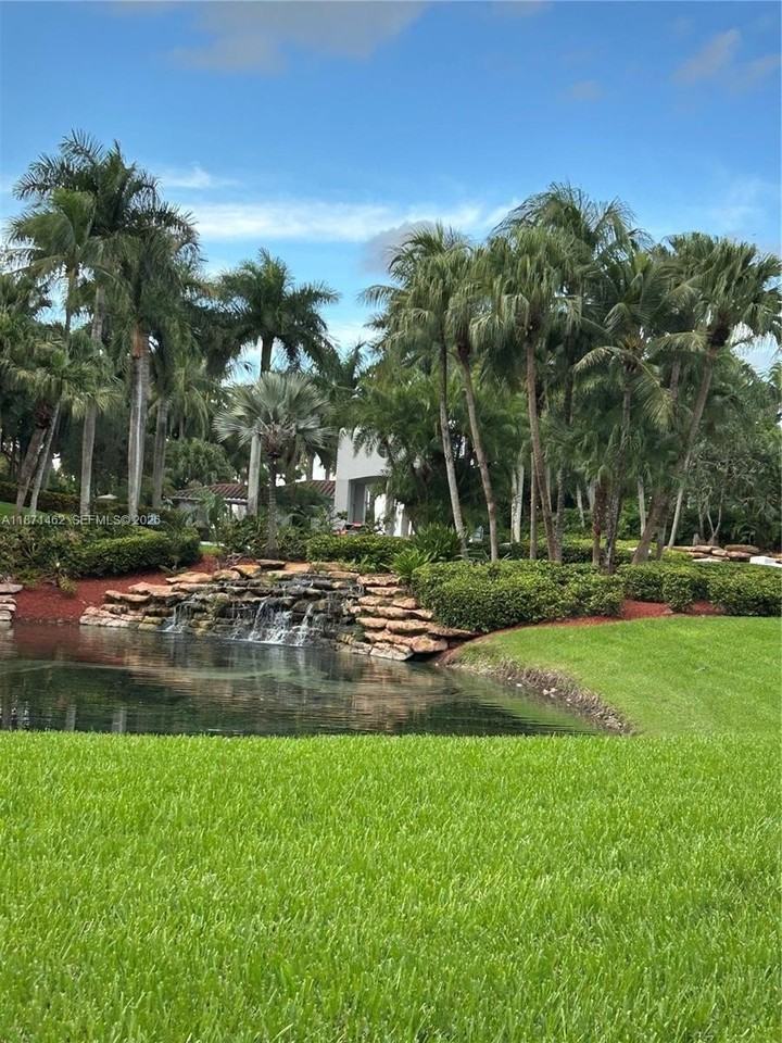 11186 Nw 73rd Ter - Photo 5 of 44