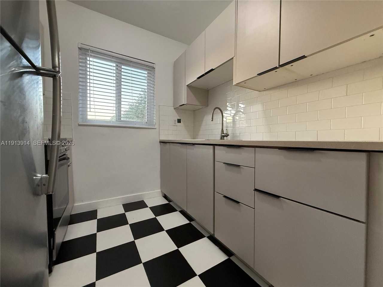 2343 Nw 14th St #2343 - Photo 4 of 15