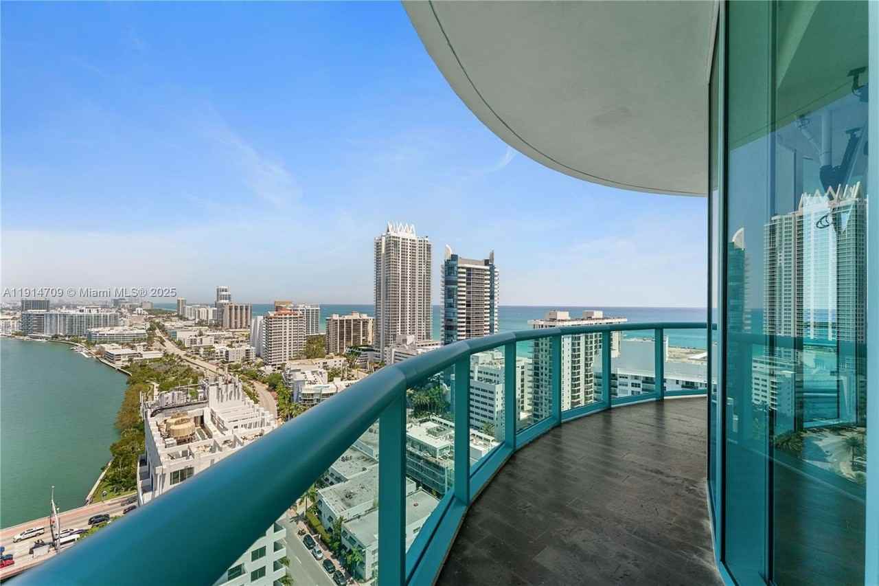 6000 Indian Creek Dr - Photo 4 of 39