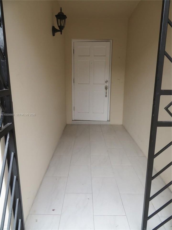 7328 Miami Lakeway S - Photo 2 of 26