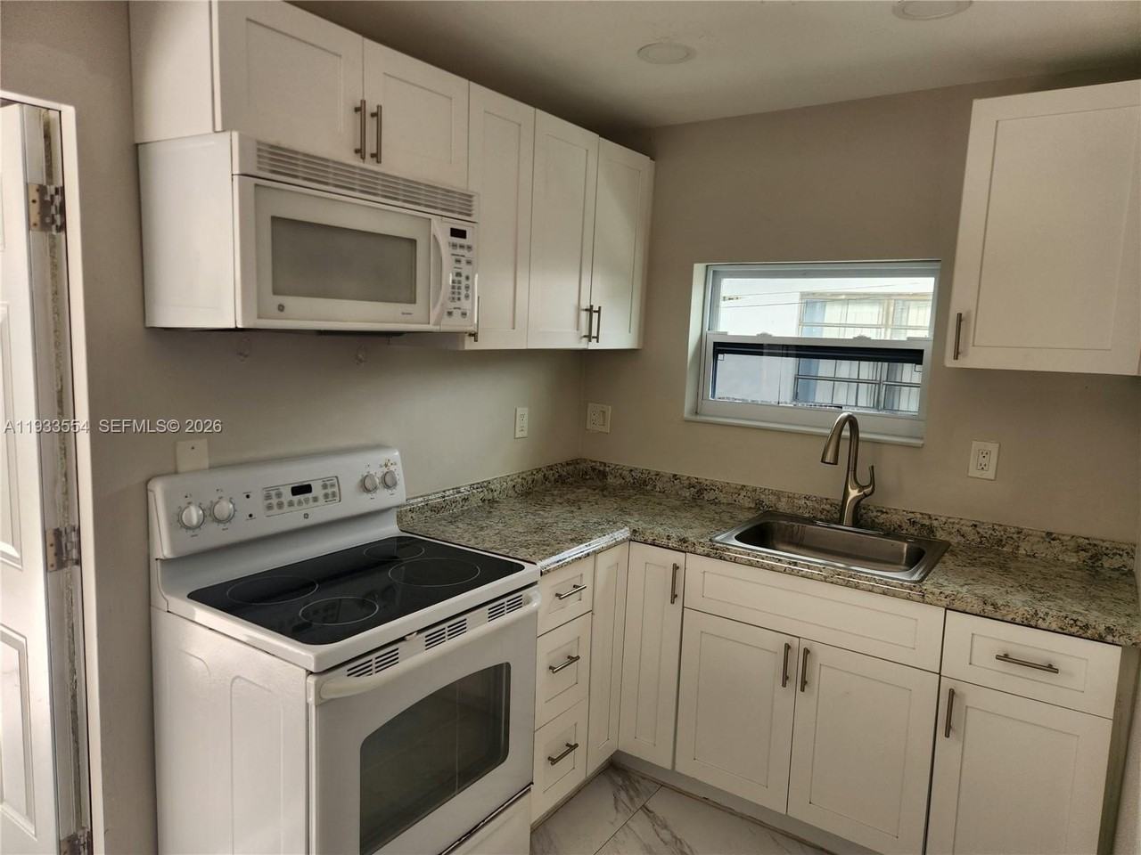 342 E 46th St #2 - Photo 4 of 15