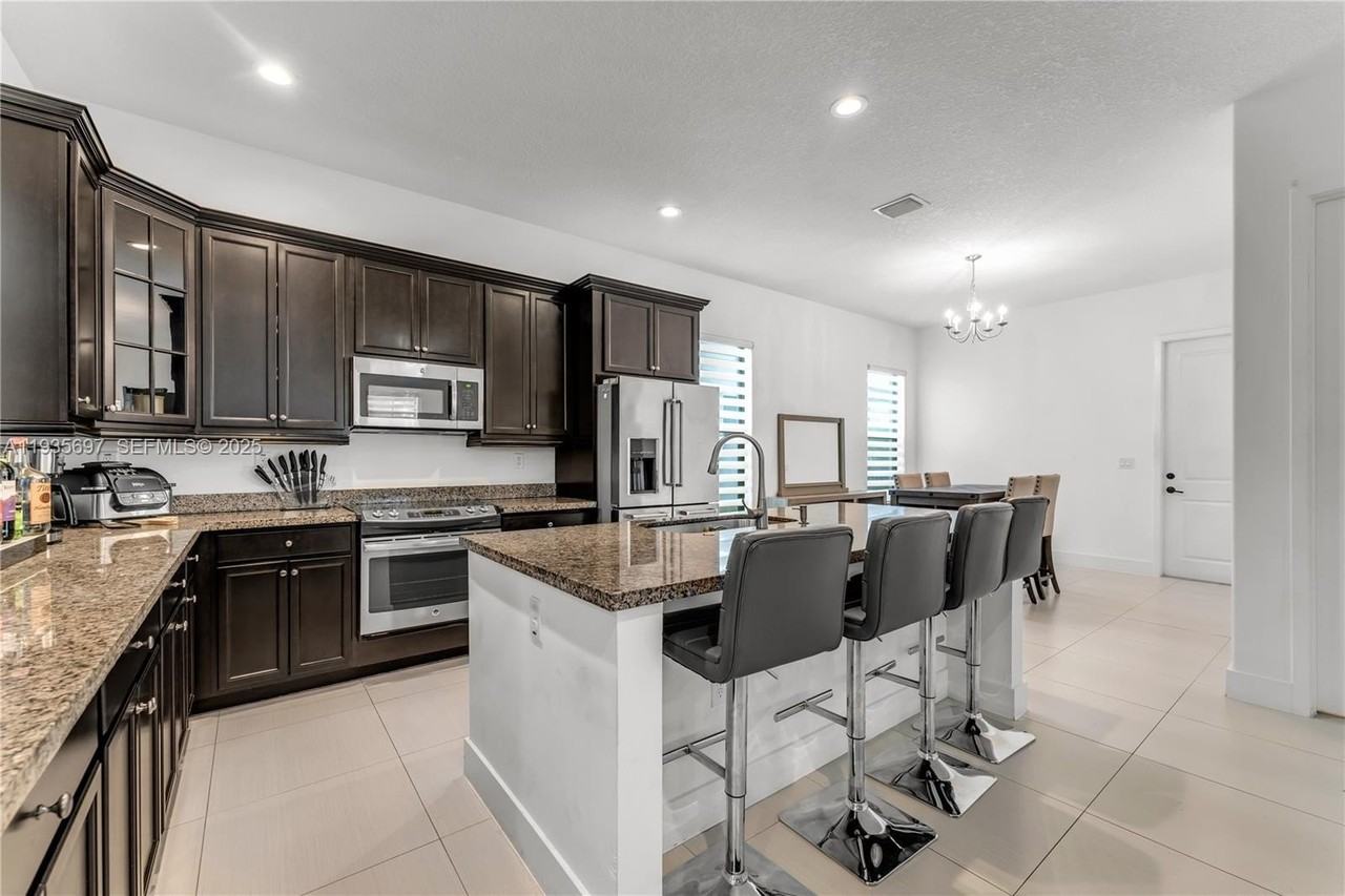 9881 W 34th Ave - Photo 4 of 31