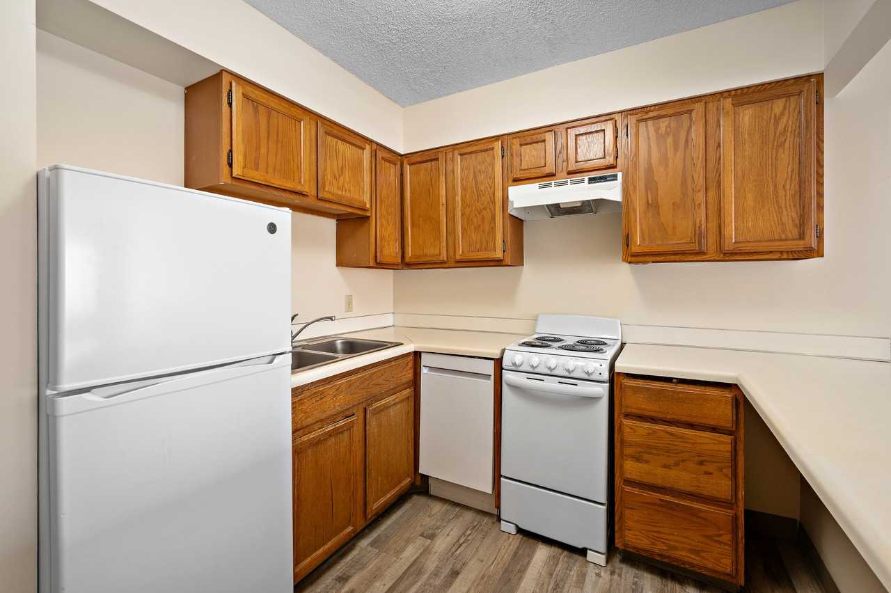 Chardon Court Apartments 55+ - Photo 5 of 38