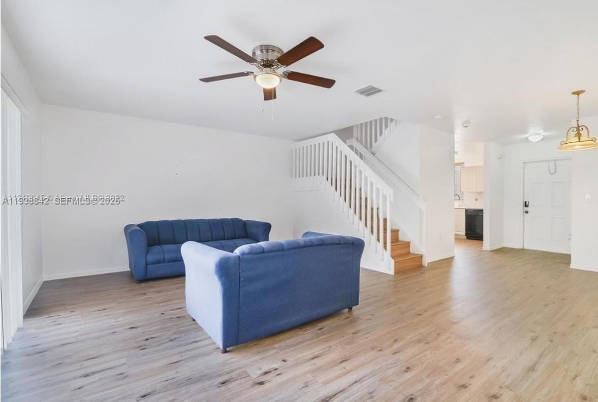 159 Hidden Court Rd - Photo 4 of 14