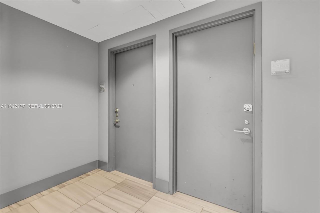 1100 Biscayne Blvd #2907 - Photo 5 of 45