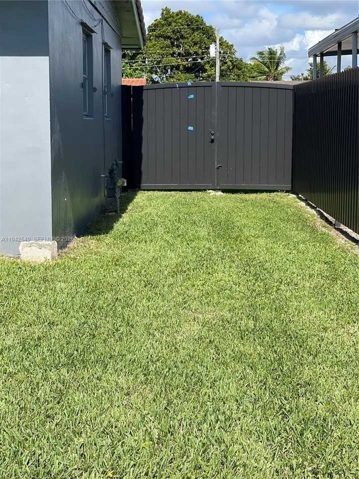 11080 Sw 62nd Ter - Photo 6 of 15