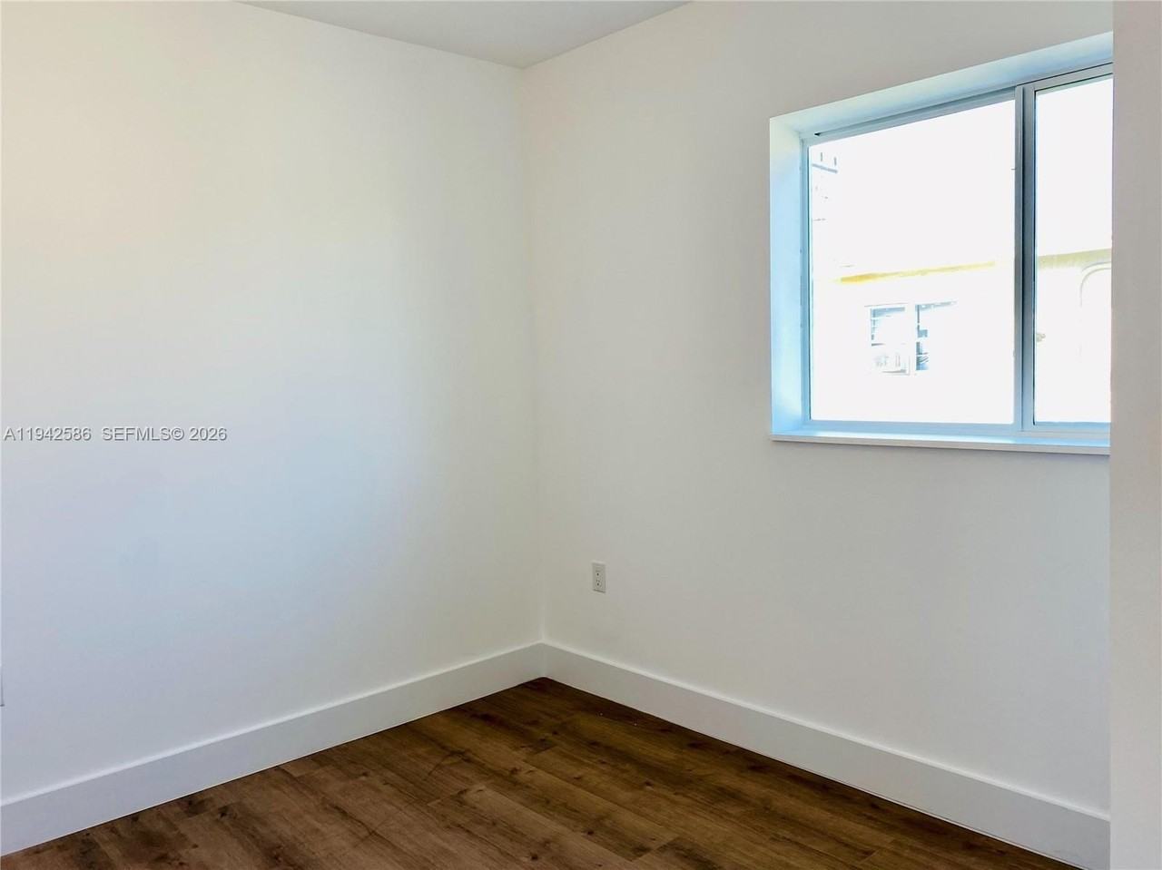 1560 Nw 1st Ct #2 - Photo 6 of 21