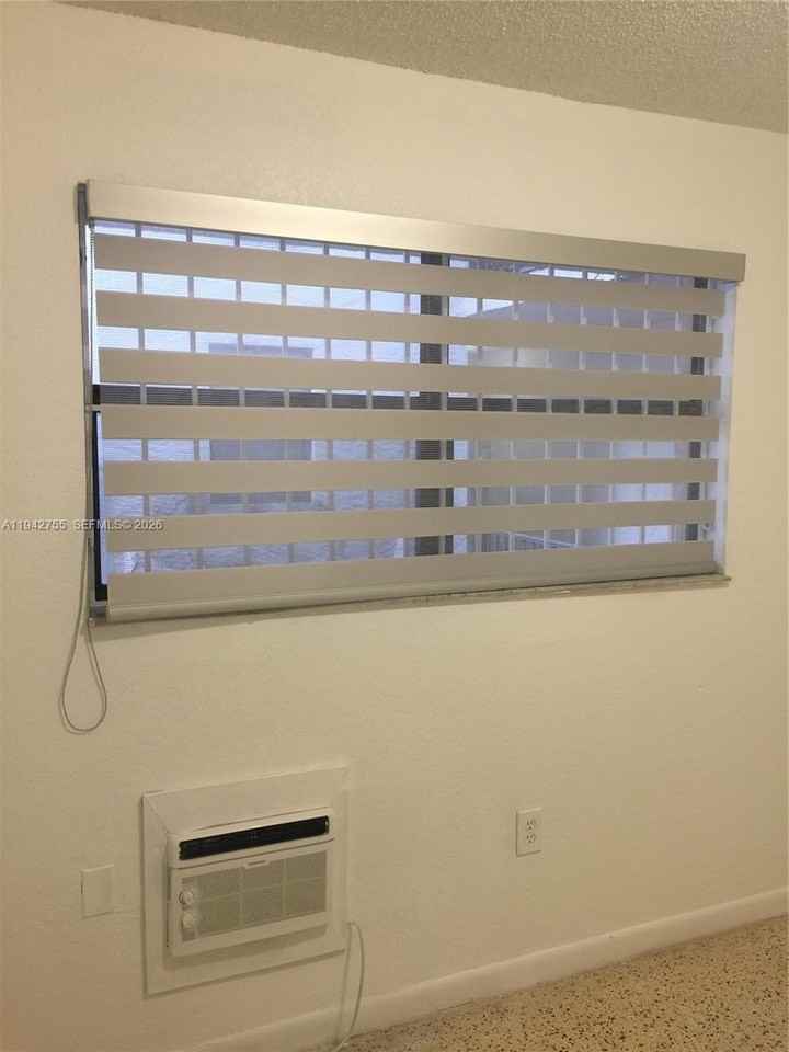 142 Sw 18th Ave #19 - Photo 6 of 11