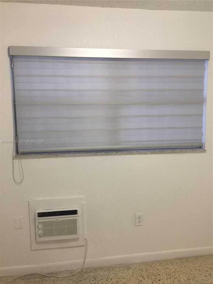 142 Sw 18th Ave #19 - Photo 7 of 11