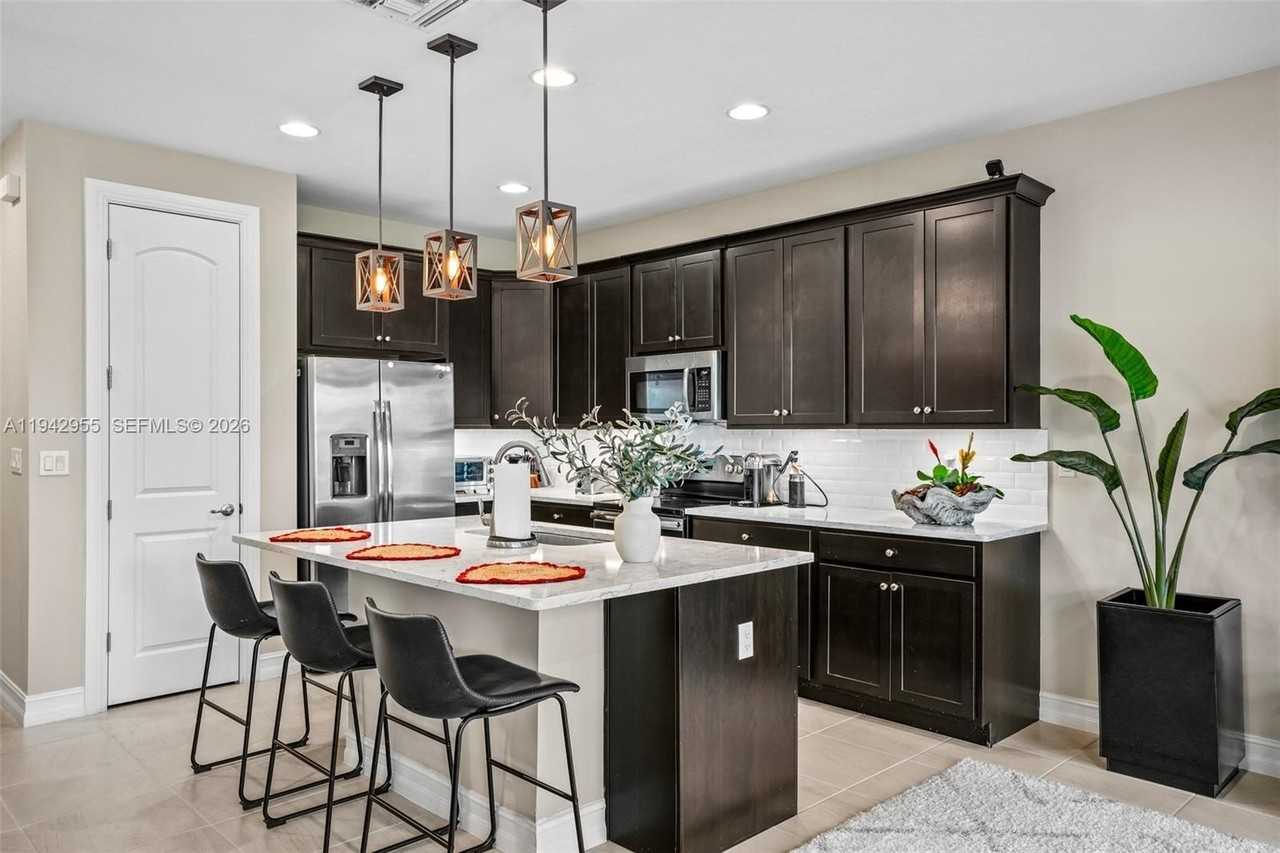 10103 Akenside Dr - Photo 6 of 18