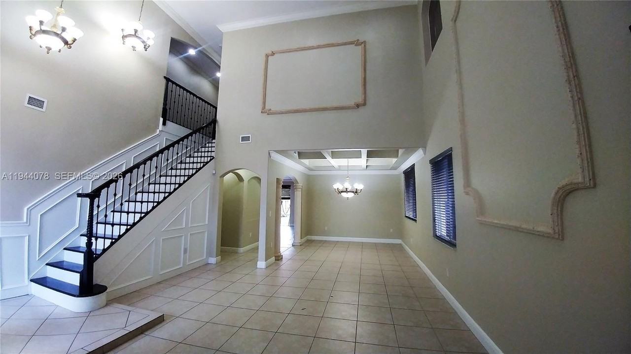 15387 Sw 21st Ln #1 - Photo 5 of 45