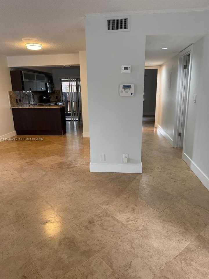 118 Wimbledon Lake Dr - Photo 4 of 18