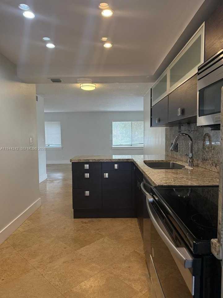 118 Wimbledon Lake Dr - Photo 7 of 18