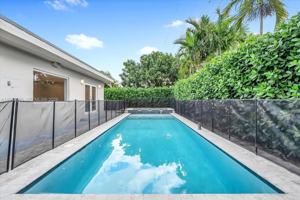 featured image of 10330 Sw 51st St