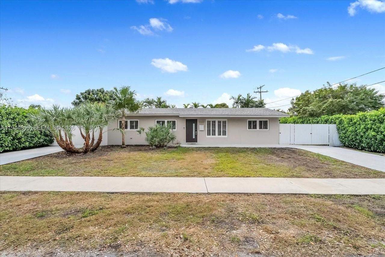 10330 Sw 51st St - Photo 3 of 42