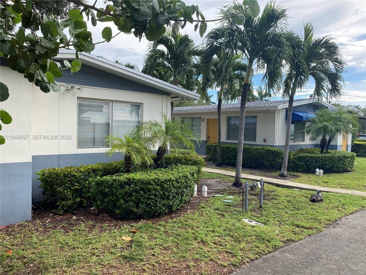 1640 Ne 127th St #424 - Photo 2 of 8