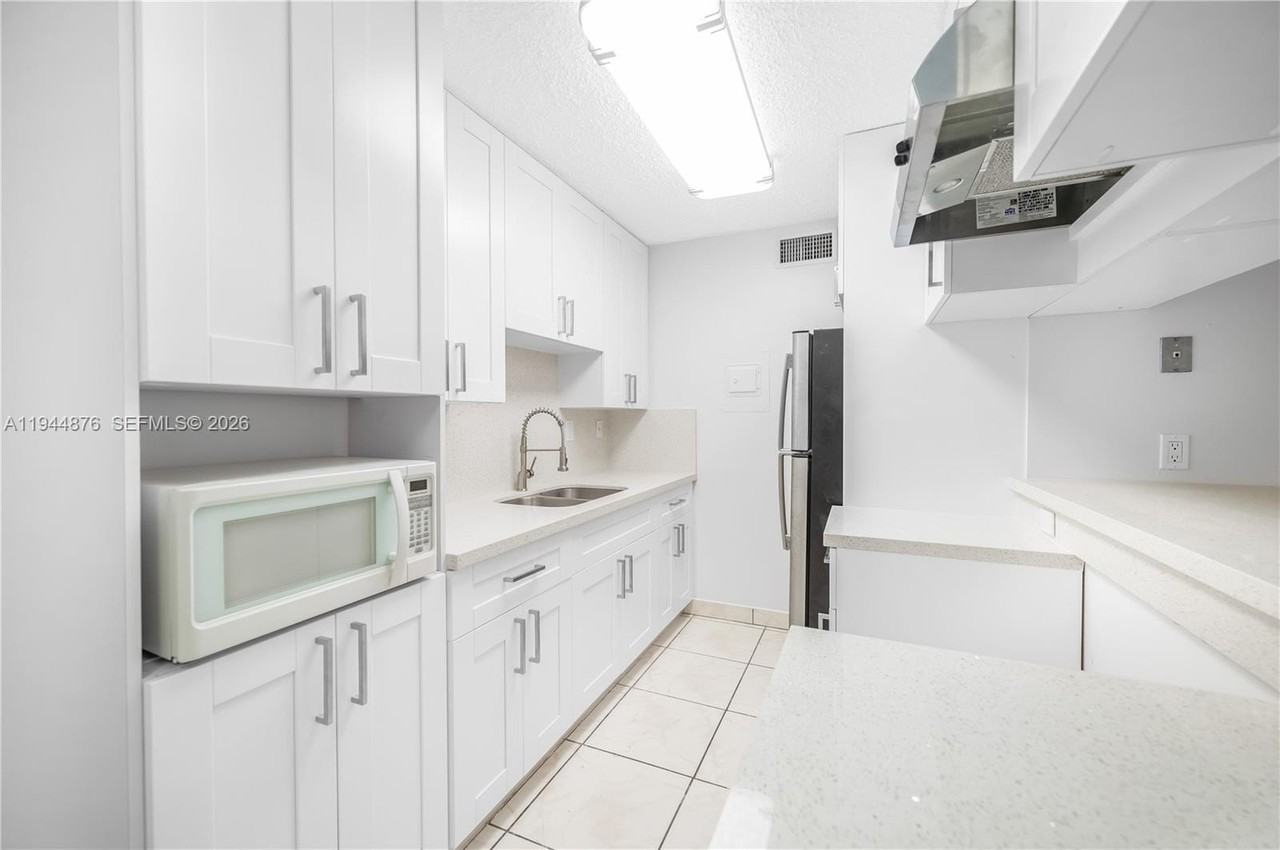 7100 Fairway Dr #K6 - Photo 4 of 15