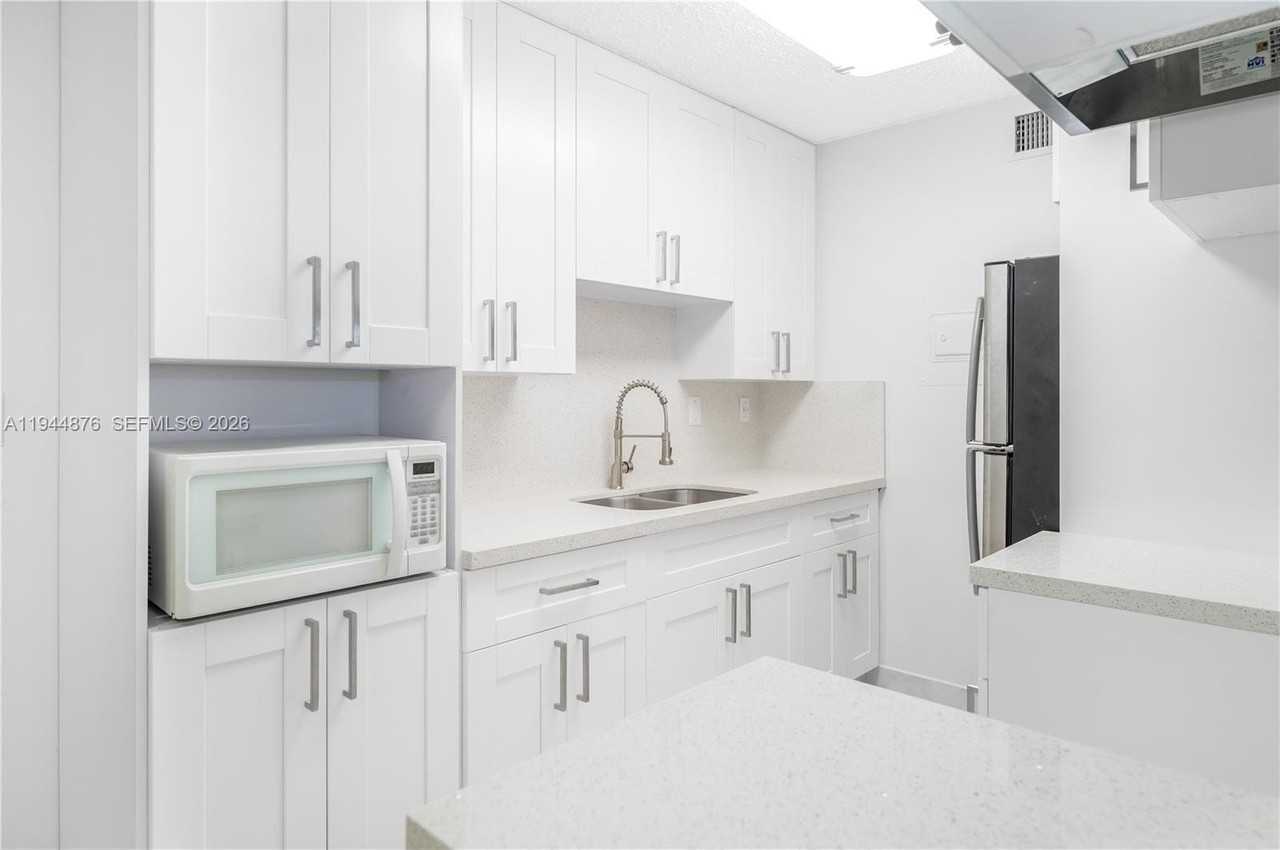 7100 Fairway Dr #K6 - Photo 5 of 15