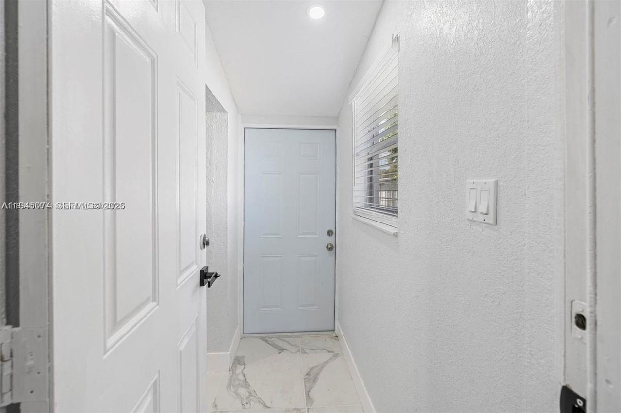 15900 Nw 18th Ave - Photo 6 of 26