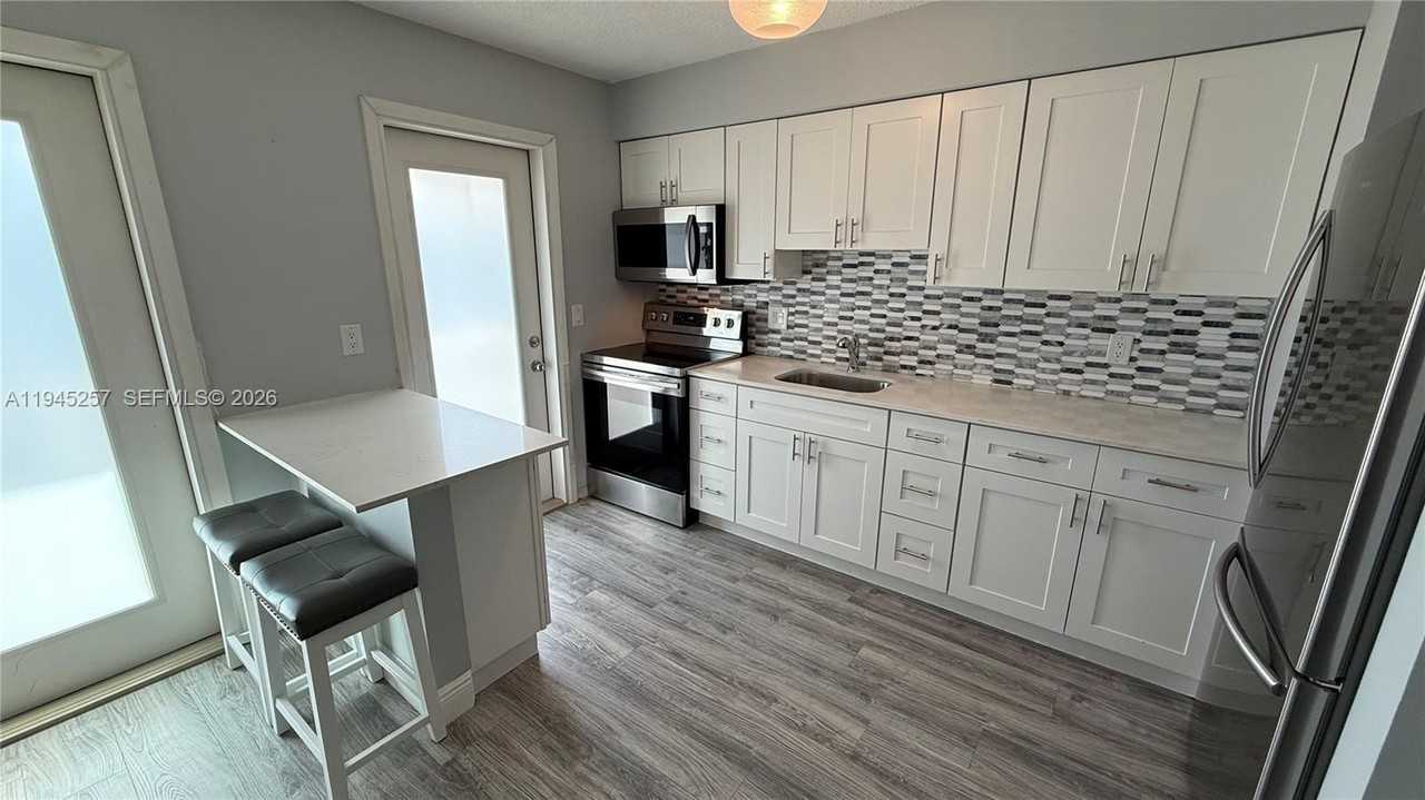 2115 Ne 42nd Ct #206N