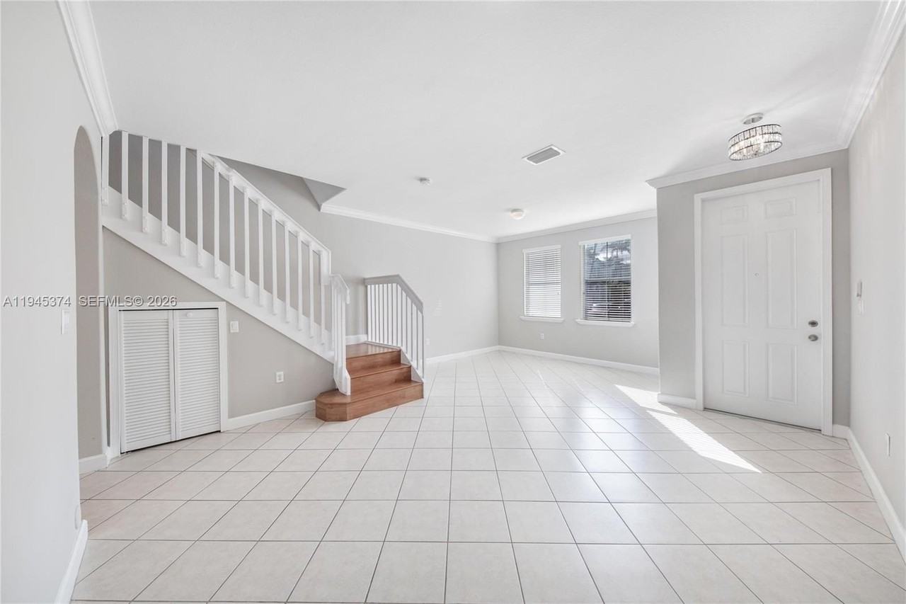 5560 Nw 107th Ave #1012 - Photo 3 of 22