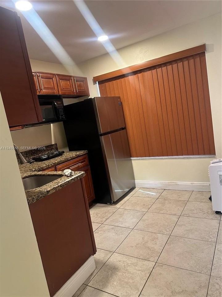 1360 Ne 144th St #3 - Photo 3 of 12